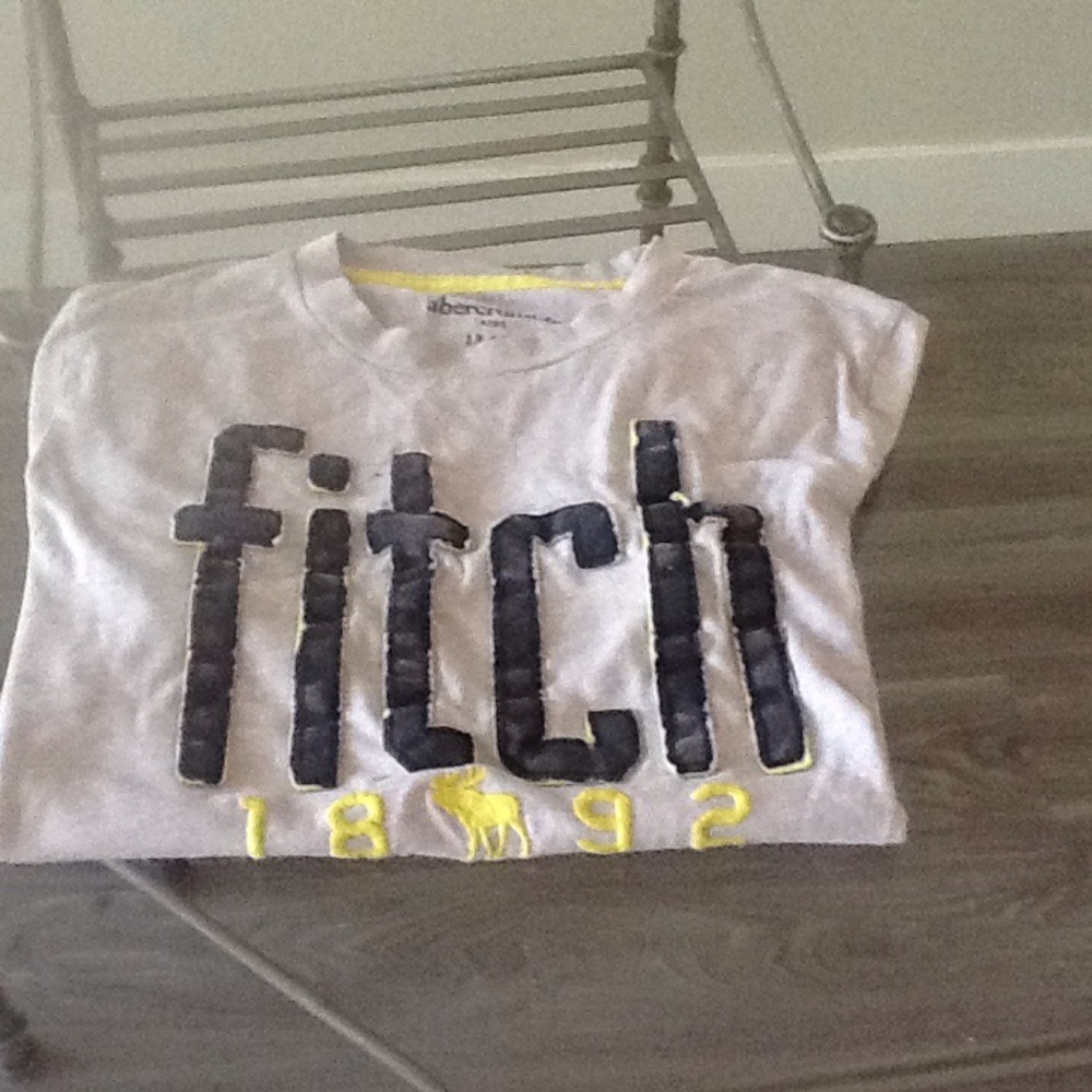 Boys Abercrombie t-shirt